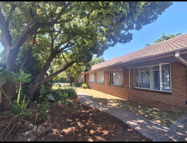 17 BEDROOM HOUSE FOR SALE IN VANDERBIJLPARK SE 7